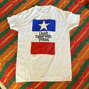 Don’t mess with Texas T-shirt Small